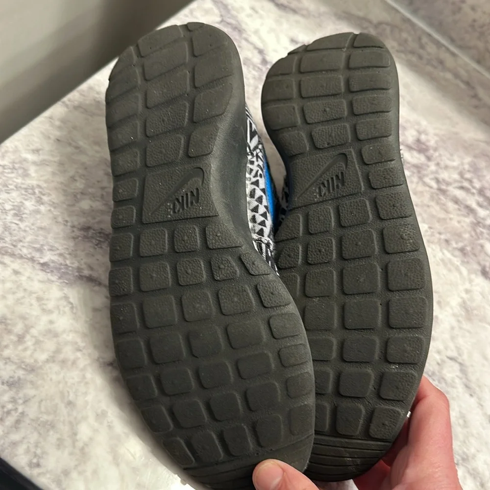 Nike 'Roshe Run' Sneaker, Size 5.5 Y